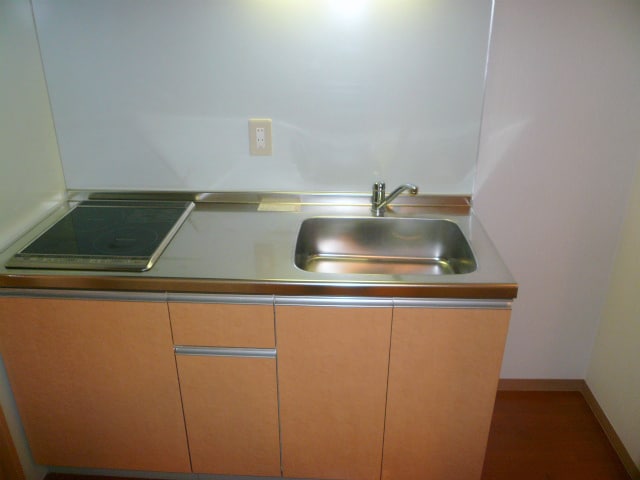  大阪メトロ御堂筋線/江坂駅 徒歩5分 3階 築16年