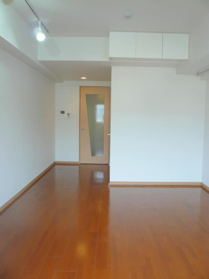  大阪メトロ御堂筋線/江坂駅 徒歩5分 3階 築16年