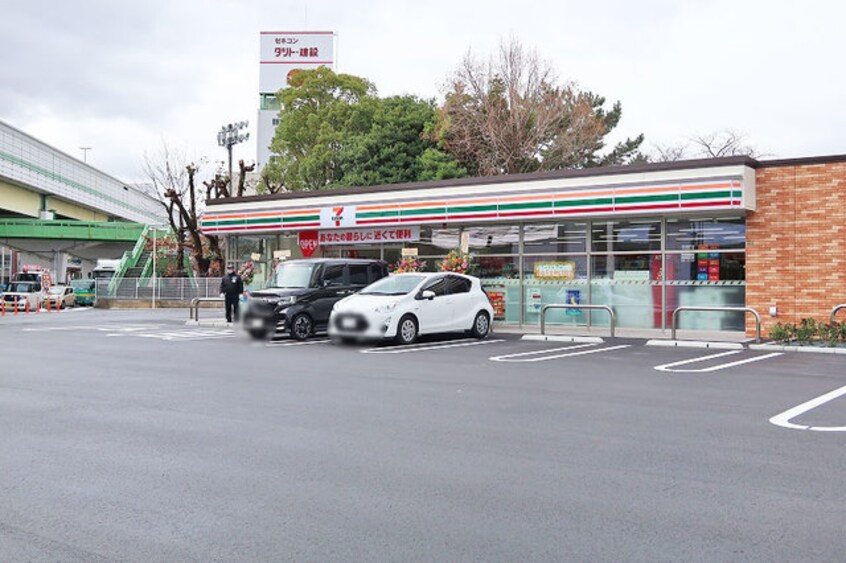 セブンイレブン豊中庄本町4丁目店(コンビニ)まで431m※セブンイレブン豊中庄本町4丁目店 阪急神戸線/神崎川駅 徒歩14分 1階 築22年