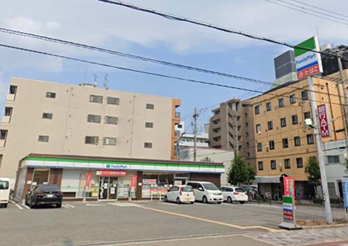 ファミリーマート 淀川東三国店(コンビニ)まで289m 光栄ハイツ西三国