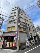 新大阪ファミリービルの外観