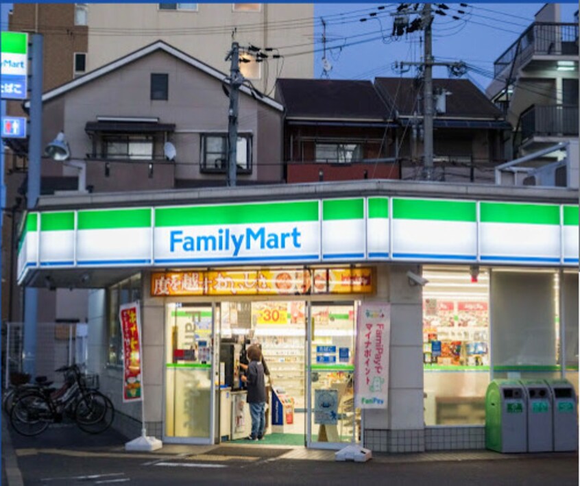 ファミリーマート 野里一丁目店(コンビニ)まで416m REGIES塚本