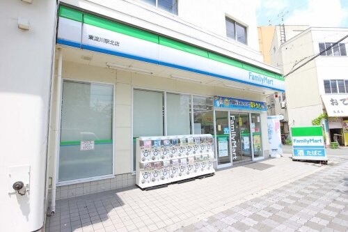 ファミリーマート 東淀川駅北店(コンビニ)まで109m 大阪メトロ御堂筋線/東三国駅 徒歩6分 4階 築30年