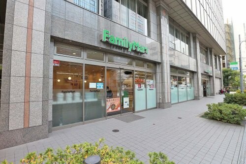 ファミリーマート 西宮原1丁目店(コンビニ)まで330m ジュネス新大阪レジデンス