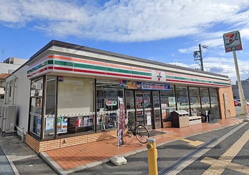 セブン-イレブン 豊中庄内西町２丁目店(コンビニ)まで229m グレースフォートタツミ