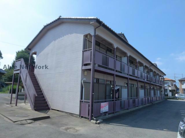 景色に調和した外観です
