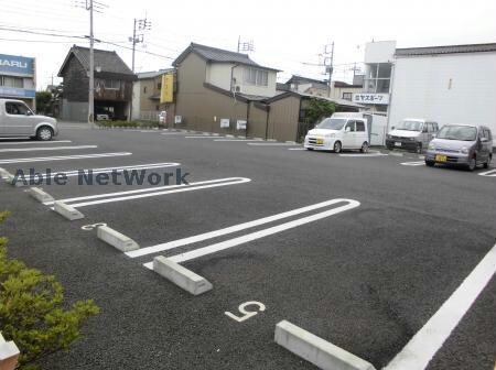 敷地内駐車場 シルキーコート（藤岡市藤岡）