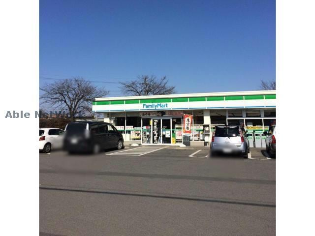 ファミリーマート高崎中居町店(コンビニ)まで462m シャトル ブラン