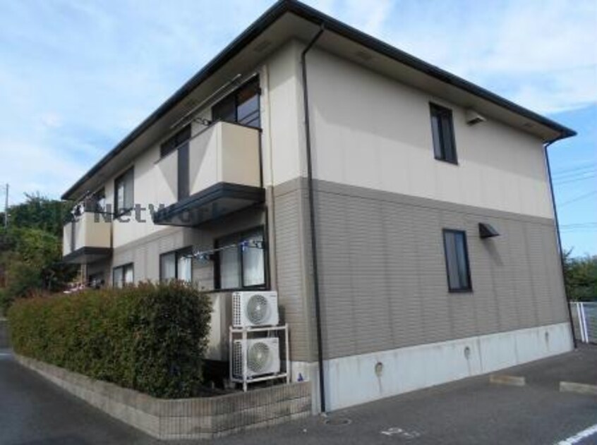 景色に調和した外観 サンライズヒルA/B/C