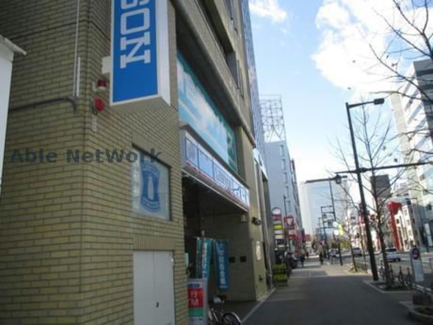 ローソン高崎八島町店(コンビニ)まで302m ブレーンハイム柴山