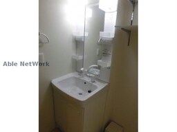 便利なシャワー付き洗面台