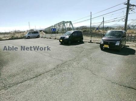 並列2台駐車できます セジュールくらがの（高崎市倉賀野町）