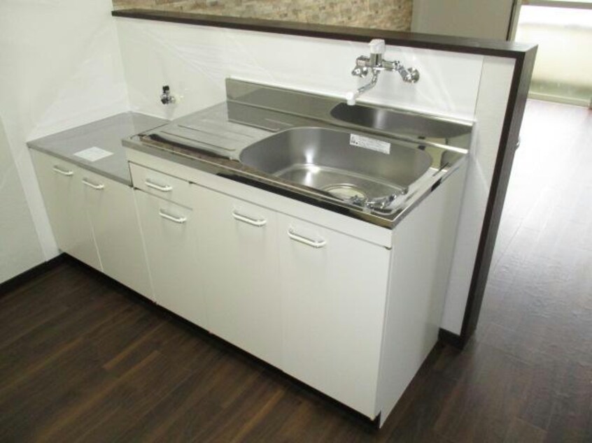 明るいキッチンです セゾンあらい