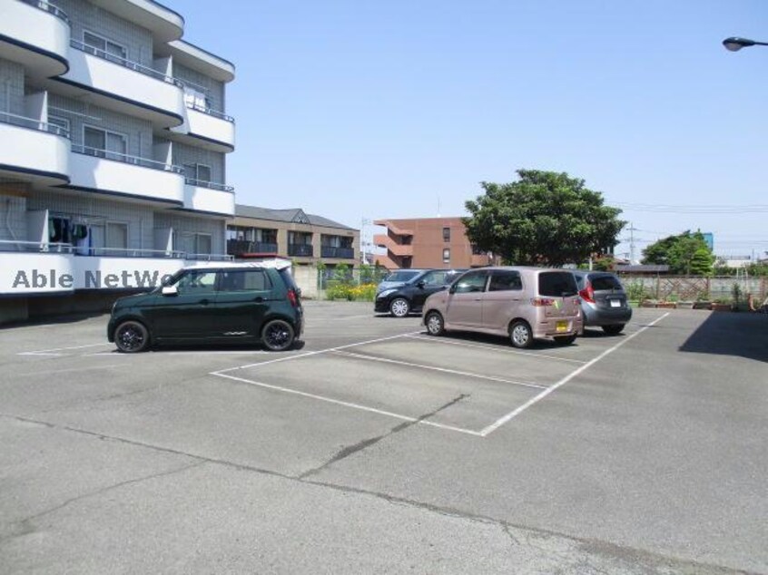 敷地内駐車場 岡田マンション