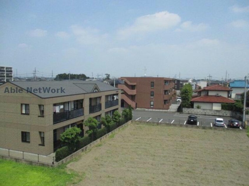 閑静な住宅街にあります 岡田マンション（高崎市貝沢町）