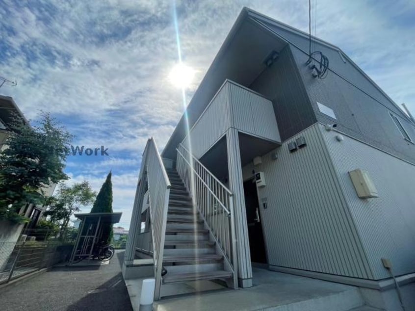 景色に調和した外観です サニーウェル