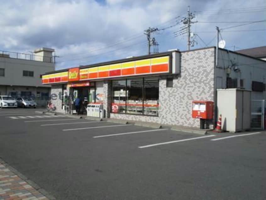 デイリーヤマザキ高崎上大類店(コンビニ)まで759m スクエア
