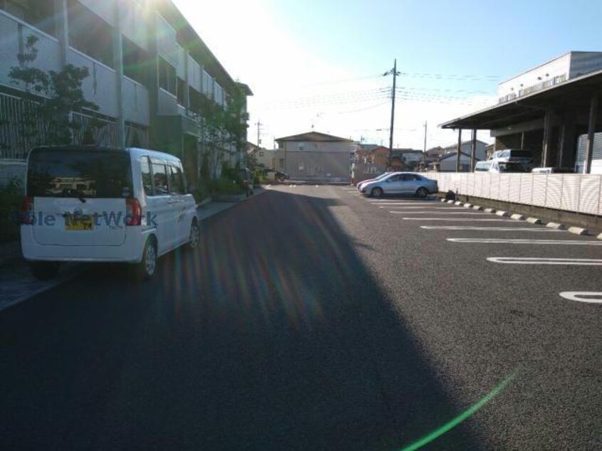 並列駐車できます カラーズ ガーデン （高崎市菅谷町）