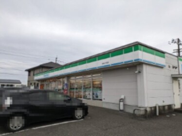 ファミリーマート 高知仁井田店(コンビニ)まで674m ローレンスハイツ