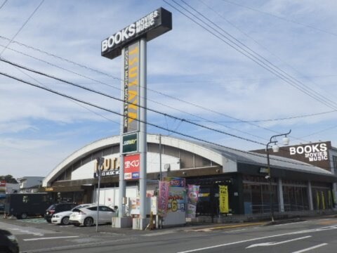 TSUTAYA 中万々店まで386m エストレーラ