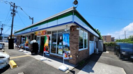 ファミリーマート 高知北久保店(コンビニ)まで291m ベレオ ラ・カシータ