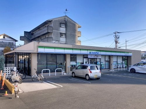 ファミリーマート 高知大津バイパス店(コンビニ)まで1037m テポーレ･ヒル
