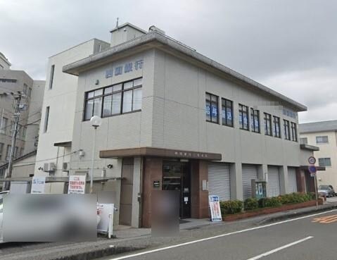 四国銀行三里支店(銀行)まで271m オリゾンハウス