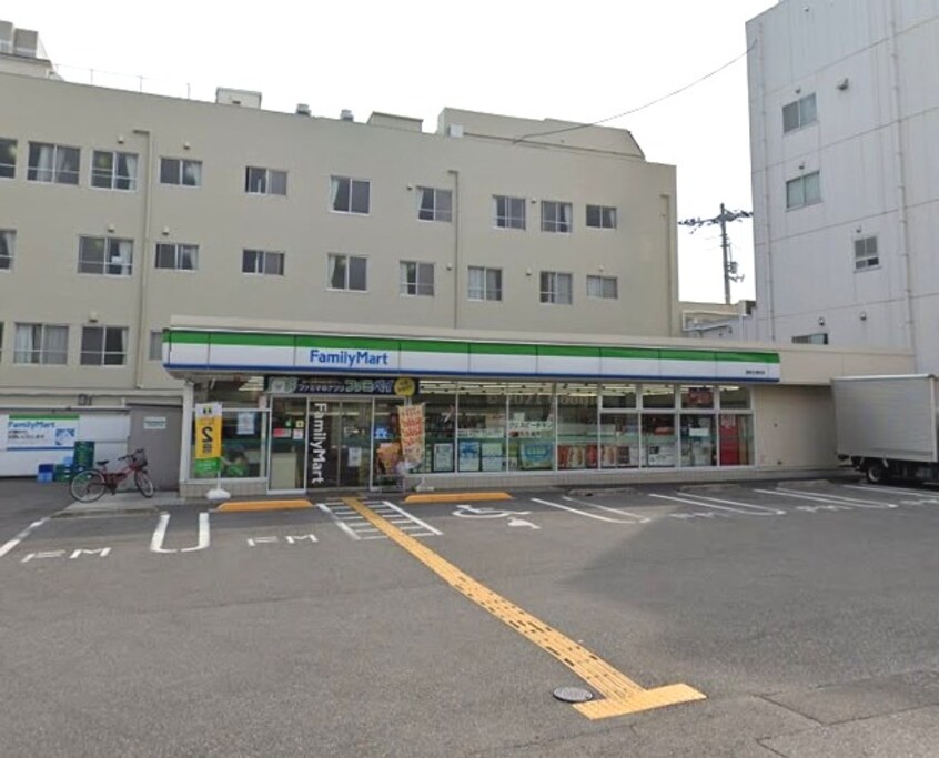 ファミリーマート 高知土居町店(コンビニ)まで576m ストーク天神町
