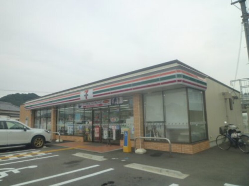 セブンイレブン 高知神田西店(コンビニ)まで1221m レジデンス優美36