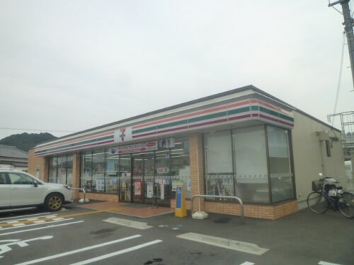 セブンイレブン 高知神田西店(コンビニ)まで1221m レジデンス優美36