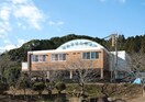 杉の子せと幼稚園(幼稚園/保育園)まで1111m 高知市電駅前線・桟橋線/桟橋通五丁目駅 徒歩47分 築47年