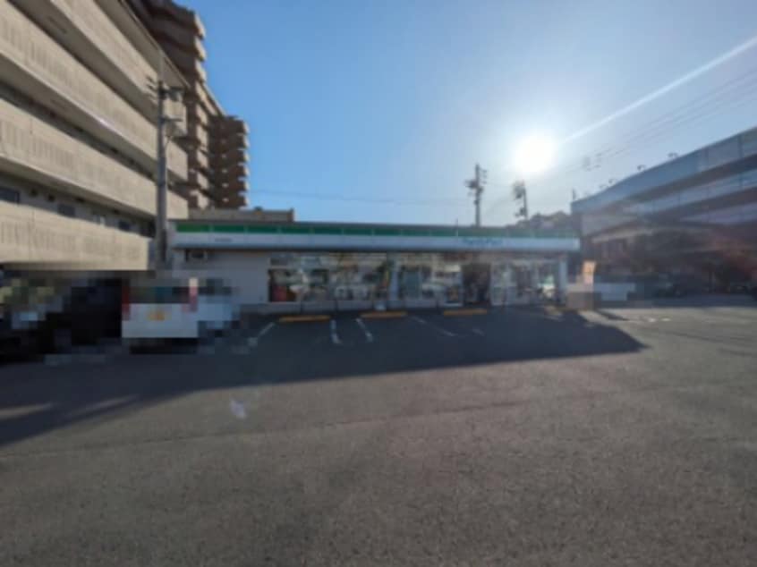 ファミリーマート 高知桟橋通店(コンビニ)まで470m アルファステイツ桟橋通りⅡ(205)