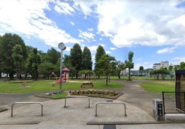 青柳公園(公園)まで175m カーサグラン高知