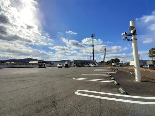 ローソン 土佐インター店(コンビニ)まで413m ハイツ岩郷 A棟