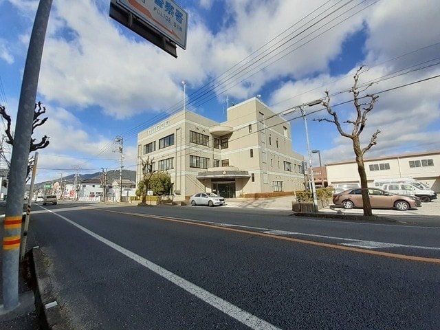 土佐警察署(警察署/交番)まで443m ハイツ岩郷 A棟