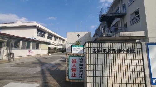 高知市立鴨田小学校(小学校)まで747m ハイツ北小松 1