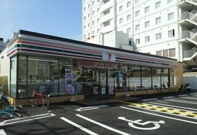 セブンイレブン 高知升形店(コンビニ)まで441m 高知市電ごめん線・伊野線/上町一丁目駅 徒歩2分 2階 築43年