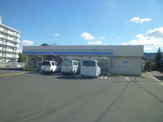 ローソン 高知鴨部三丁目店(コンビニ)まで1133m ウエスタンコート