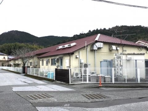 高知市愛善保育園(幼稚園/保育園)まで327m 高知市電ごめん線・伊野線/鹿児駅 徒歩19分 築43年