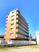 ブライトンコート中万々の外観