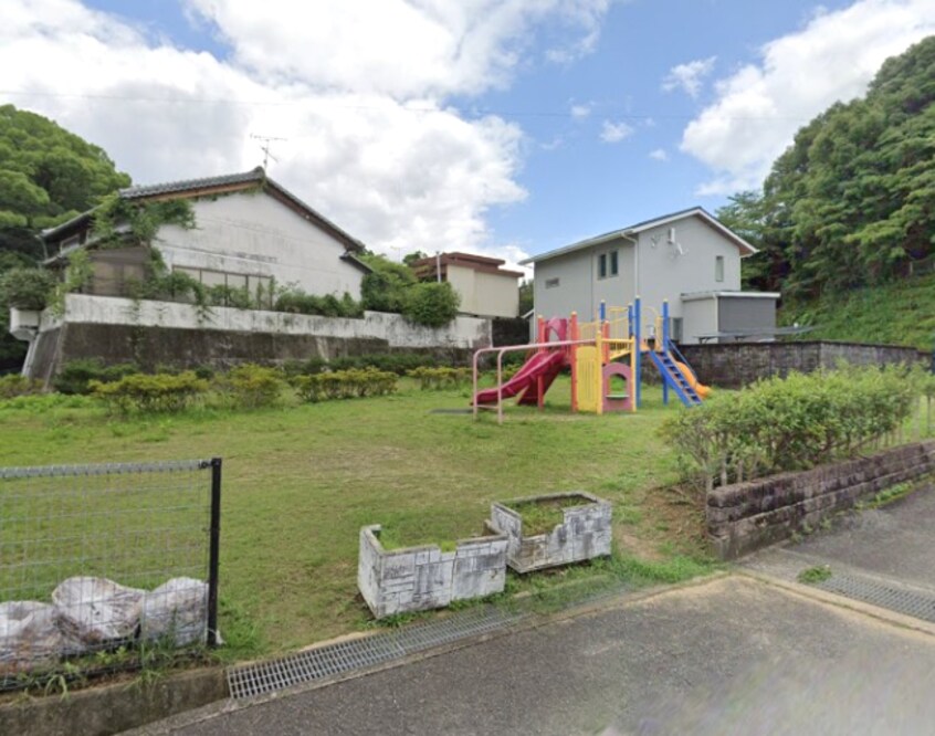 三城ヶ森児童遊園(公園)まで417m ロイヤル西町