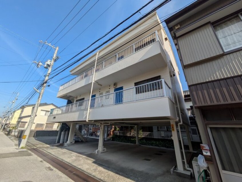 現況が相違する場合は現況を優先致します。 ハイツ三本
