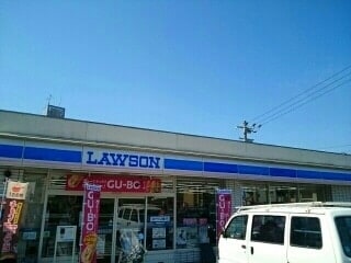 ローソン 高知船岡店(コンビニ)まで585m 第3コーポ谷内