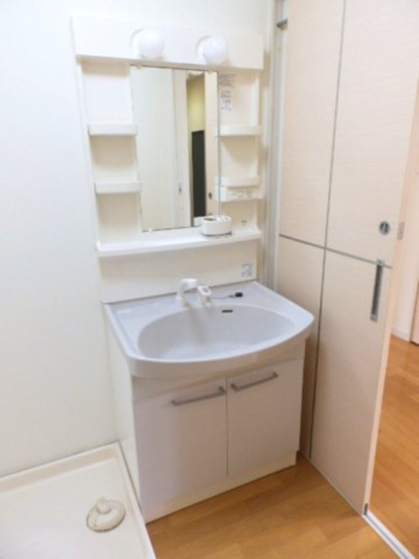 洗髪洗面化粧台 villa brick