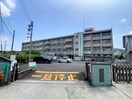 高知市立朝倉第二小学校(小学校)まで733m アビタシオンゆう