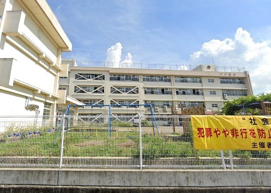 高知市立一ツ橋小学校(小学校)まで647m エスポワール A棟