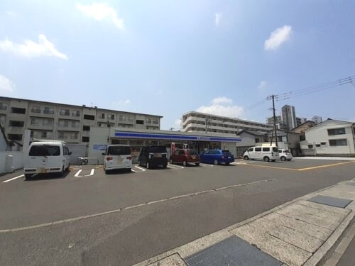 ローソン 高知旭町店(コンビニ)まで264m ライトベア