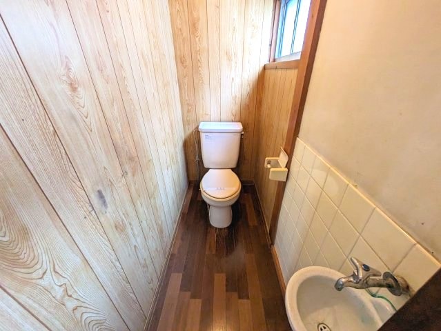 2025年8月撮影 高知市電駅前線・桟橋線/桟橋通一丁目駅 徒歩13分 1-2階 築60年