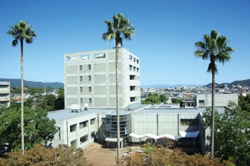 国立高知大学(大学/短大/専門学校)まで903m シャーメゾン朝倉 B棟