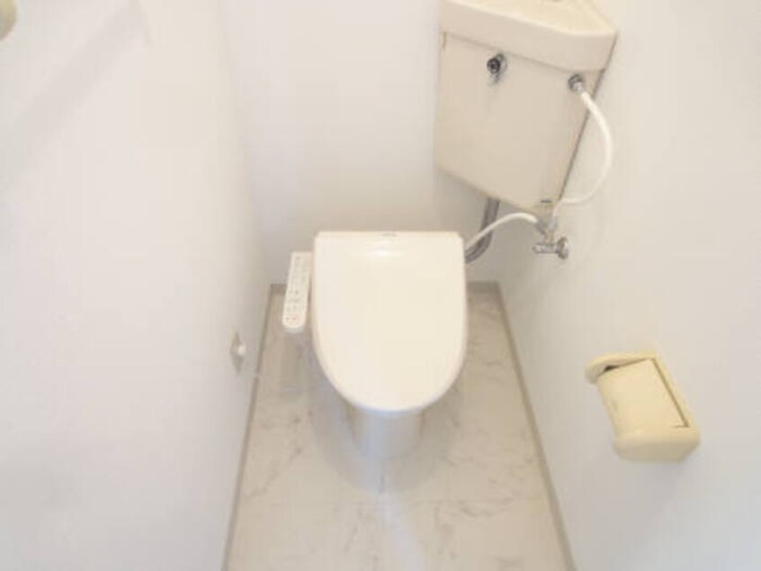 トイレ(新品温水洗浄便座) メゾン南万々